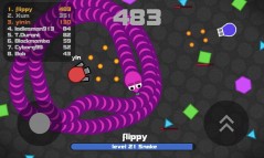 Snakes vs. Tanks  gameplay screenshot